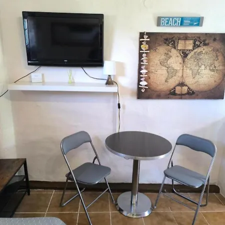 Beachfront - Private Kitchen And Bath * אלגסירס