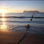 Beachfront - Private Kitchen And Bath Algeciras